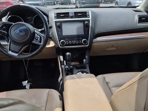 Used 2018 Subaru Outback 3.6R Limited AWD/4WD image 3