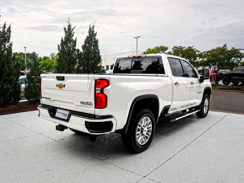 Used 2022 Chevrolet Silverado 2500 High Country w/ Safety Package II AWD/4WD image 11