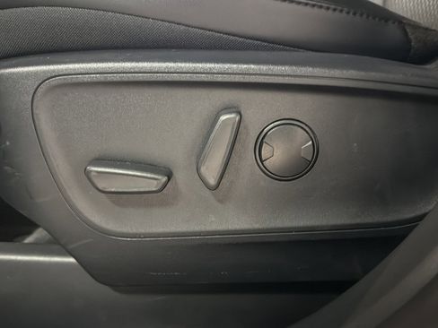 Used 2025 Ford Escape ST-Line image 19