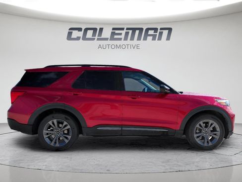 Used 2022 Ford Explorer XLT w/ Equipment Group 202A image 6