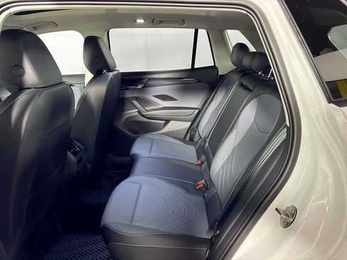 New 2026 Volkswagen Tiguan SE image 20