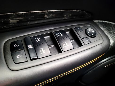 Used 2022 Dodge Durango R/T w/ Hemi Orange Plus Package image 15