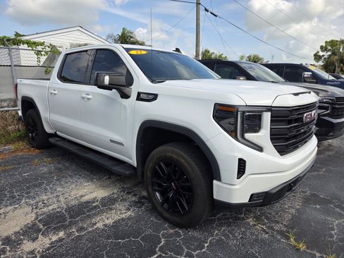 Used 2022 GMC Sierra 1500 Elevation w/ Elevation Premium Package AWD/4WD image 3