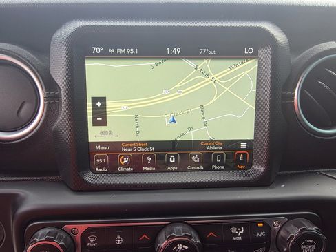 Used 2018 Jeep Wrangler Unlimited Sahara image 18