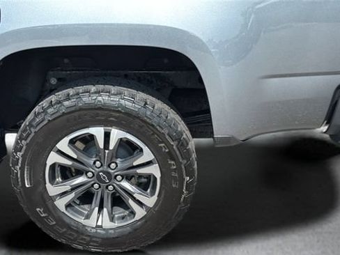 Used 2022 Chevrolet Colorado Z71 AWD/4WD image 34