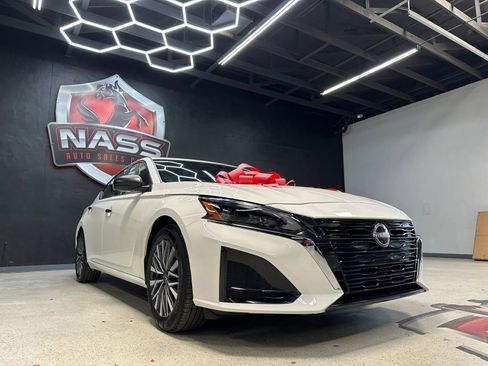 Used 2025 Nissan Altima 2.5 SV image 4