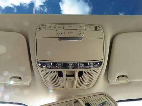 Used 2019 Mercedes-Benz GLC 300 4MATIC image 29