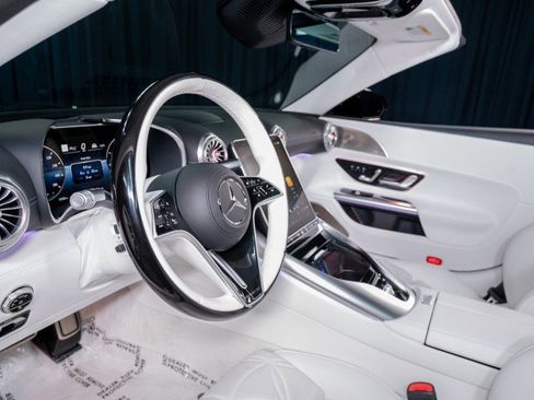 Certified 2026 Mercedes-Benz Maybach SL 680 image 22