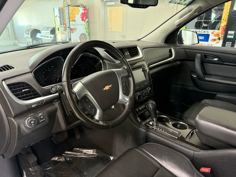 Used 2017 Chevrolet Traverse LT AWD/4WD image 9