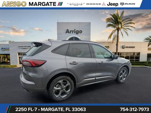 Used 2023 Ford Escape ST-Line FWD image 7