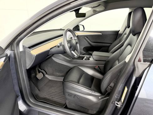 Used 2023 Tesla Model Y Long Range AWD/4WD image 28