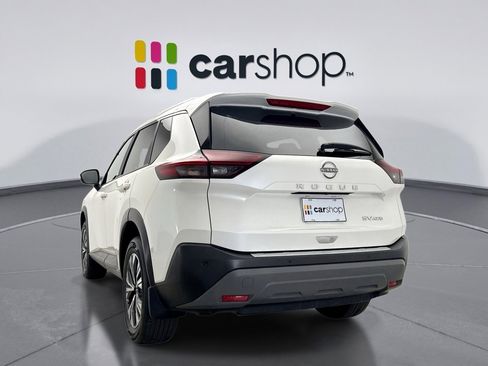 Used 2023 Nissan Rogue SV w/ SV Premium B Package image 3