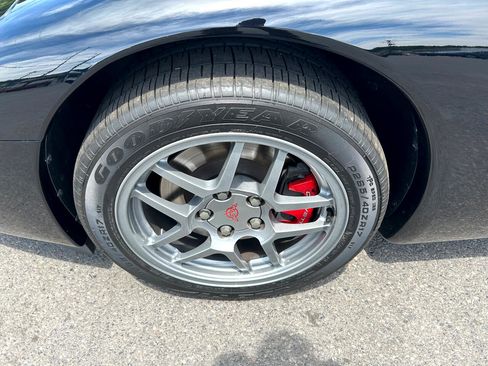 Used 2001 Chevrolet Corvette Z06 w/ Memory Pkg image 12
