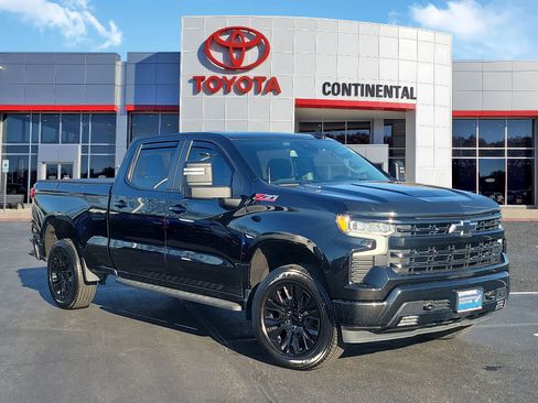 Used 2023 Chevrolet Silverado 1500 RST image 2