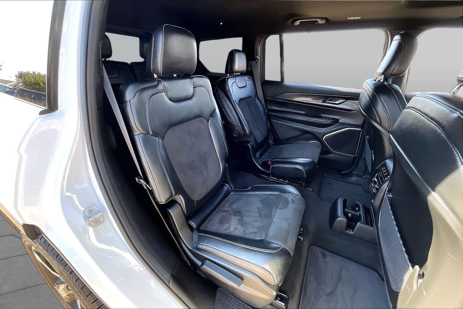 Used 2021 Jeep Grand Cherokee L Laredo AWD/4WD image 19