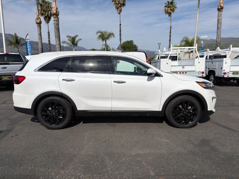 Used 2020 Kia Sorento EX image 9