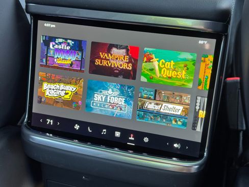 Used 2023 Tesla Model X AWD/4WD image 42