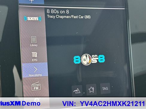 Used 2019 Volvo XC40 T4 R-Design image 28