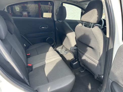 Used 2021 Honda HR-V EX image 11