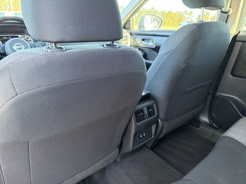 Used 2024 Nissan Rogue SV image 19