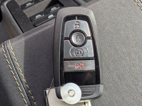 New 2025 Ford Bronco Badlands image 29