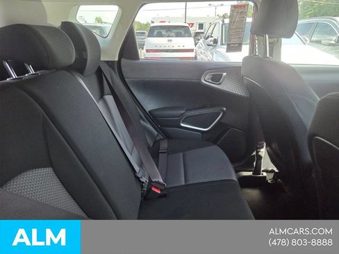 Used 2025 Kia Soul LX w/ LX Technology Package FWD image 20