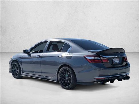 Used 2017 Honda Accord Sport image 7