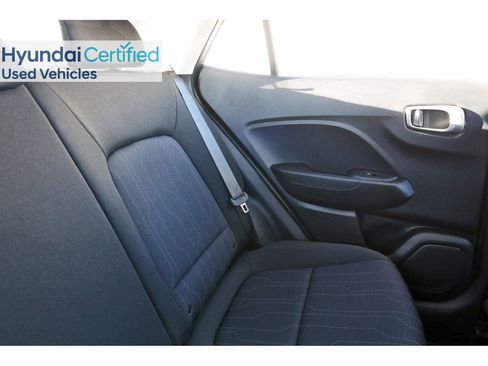 Certified 2025 Hyundai Venue SE image 15