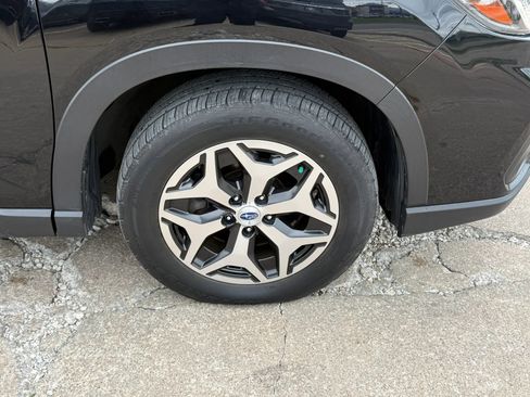 Used 2020 Subaru Forester Premium AWD/4WD image 49