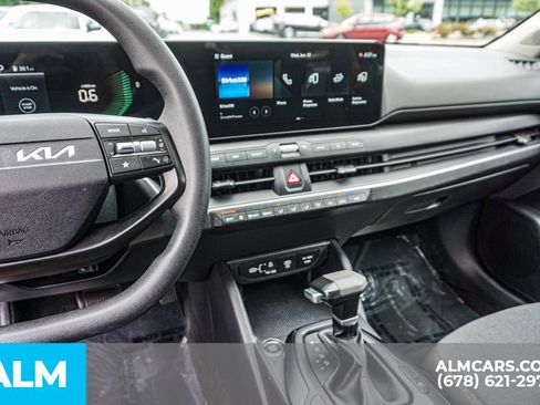 Used 2025 Kia K4 FWD image 32