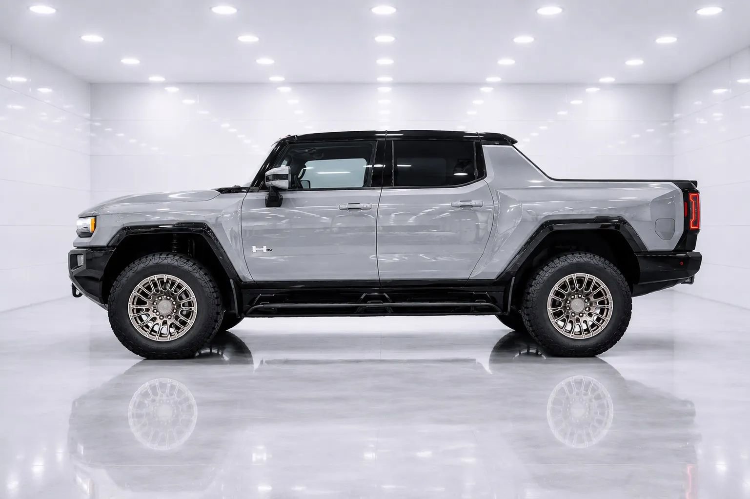 Used 2025 GMC Hummer EV 3X w/ Extreme Off-Road Package AWD/4WD image 2