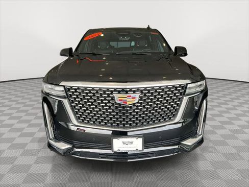 Used 2023 Cadillac Escalade ESV Premium Luxury image 2