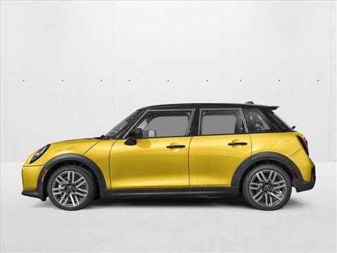 New 2026 MINI Cooper 4-Door Hardtop image 3