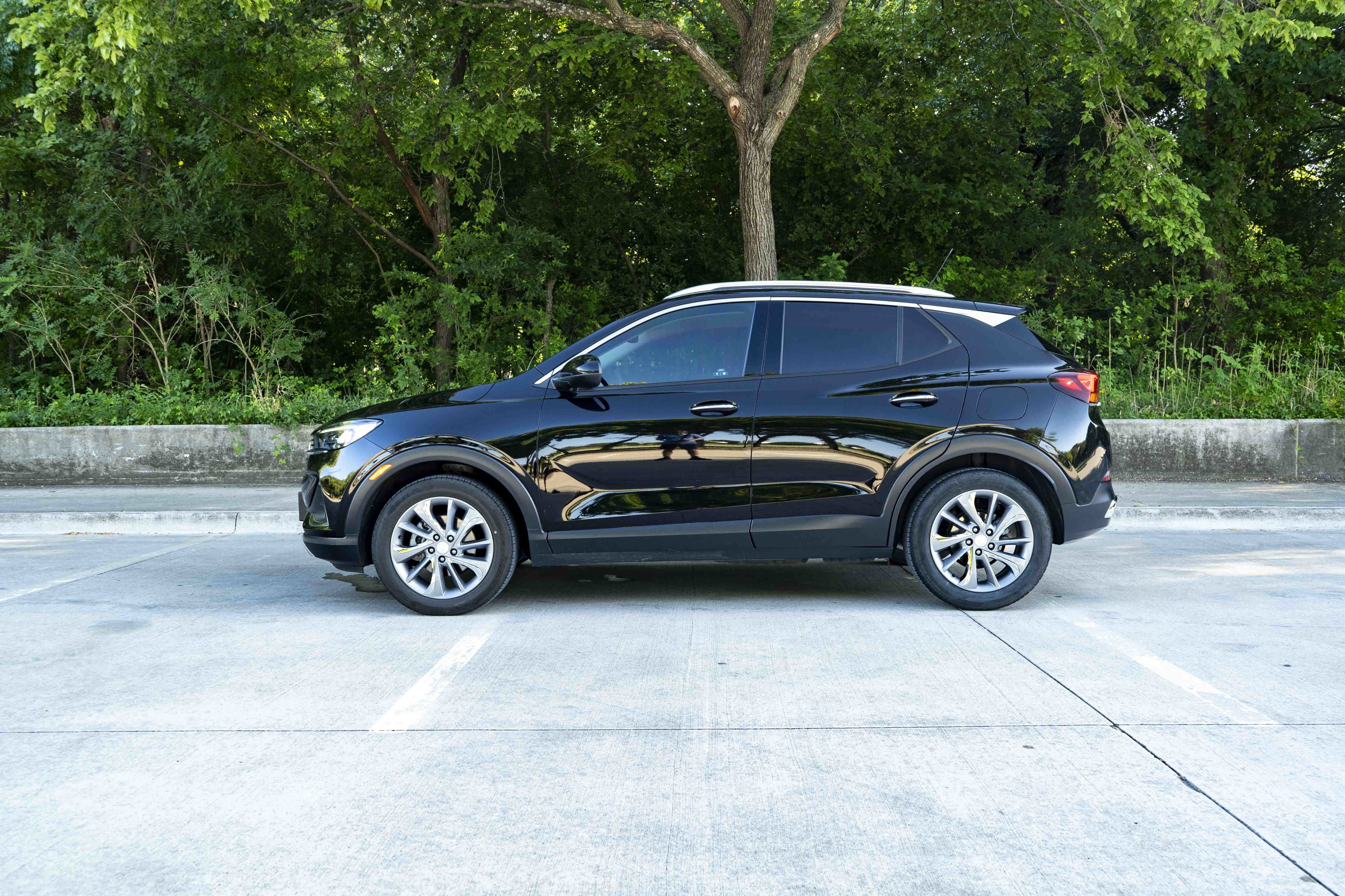 Used 2023 Buick Encore GX Essence w/ Experience Buick Package FWD image 5