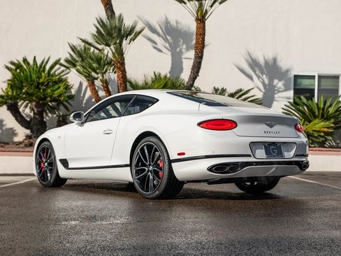 Used 2022 Bentley Continental GT image 3