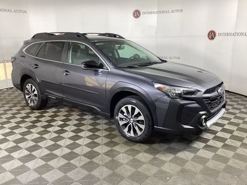 Used 2025 Subaru Outback Limited AWD/4WD image 3