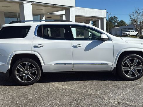 Used 2017 GMC Acadia Denali w/ Technology Package image 9