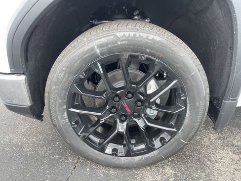 New 2026 GMC Sierra 1500 SLT w/ SLT Convenience Package image 10
