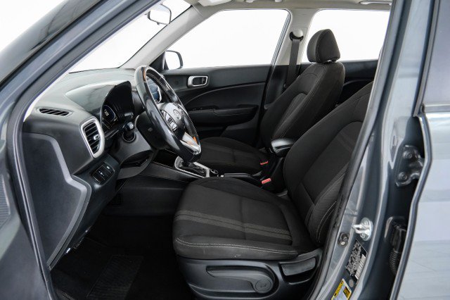 Used 2024 Hyundai Venue SEL FWD image 28