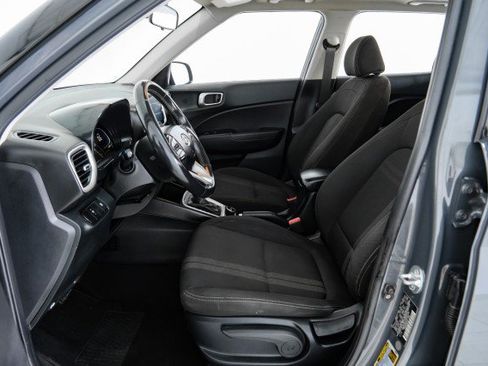 Used 2024 Hyundai Venue SEL FWD image 28