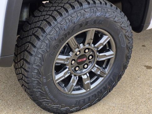 New 2026 GMC Sierra 1500 AT4X AWD/4WD image 6