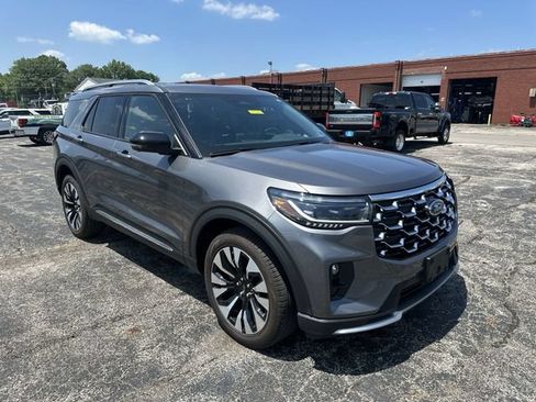Used 2025 Ford Explorer Platinum w/ LUX Leather Package AWD/4WD image 11