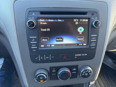 Used 2013 Chevrolet Traverse LS image 39