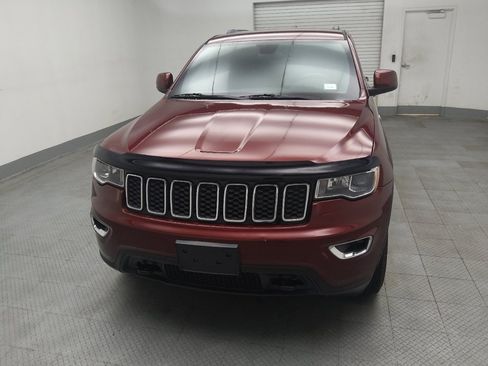 Used 2018 Jeep Grand Cherokee Laredo AWD/4WD image 15