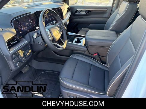 New 2026 Chevrolet Suburban Premier RWD image 25