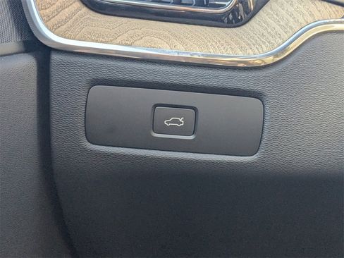 Certified 2026 Volvo XC60 B5 Plus w/ Protection Package Premier image 33