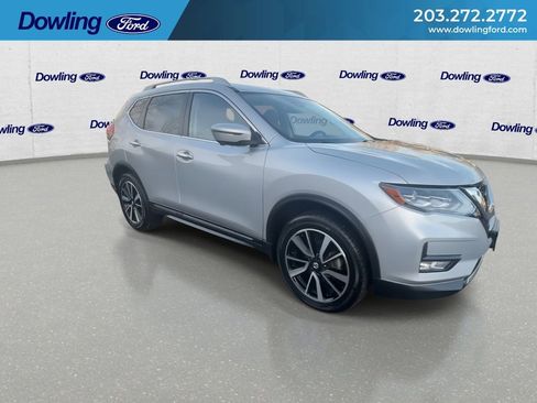 Used 2018 Nissan Rogue SL w/ Premium Package image 2