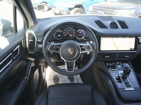 Used 2021 Porsche Cayenne image 22