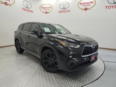 Used 2023 Toyota Highlander LE