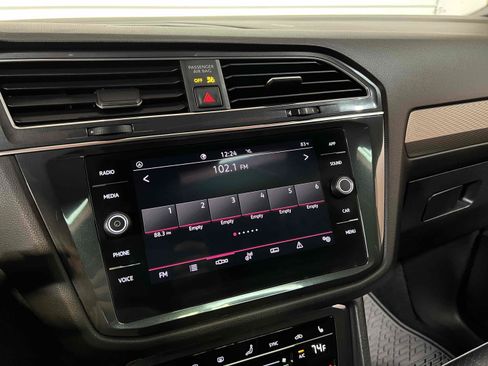 Used 2022 Volkswagen Tiguan SE R-Line FWD image 7